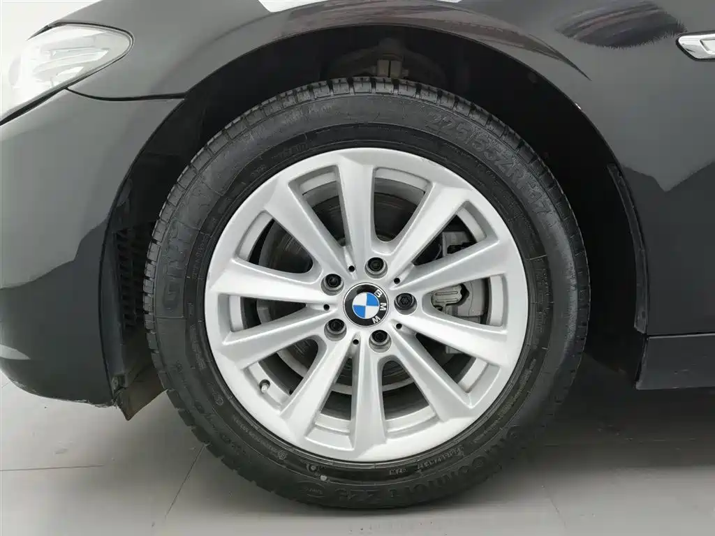 BMW 5 Series 2016 — фото 17