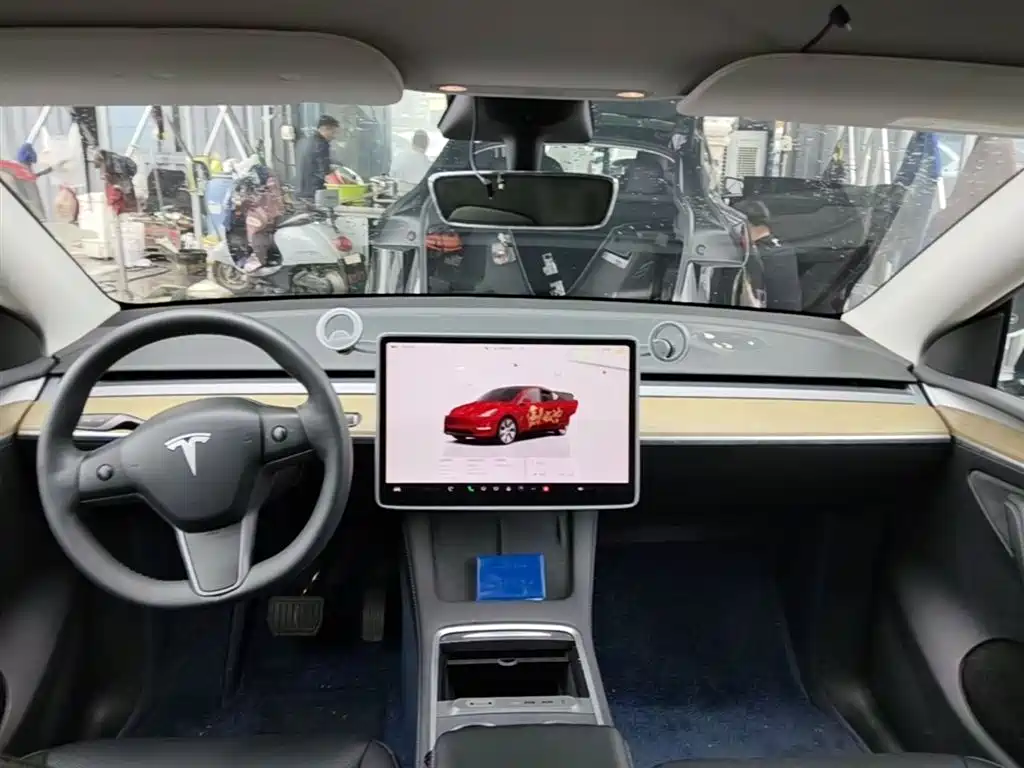 Tesla Model Y 2023 — фото 10