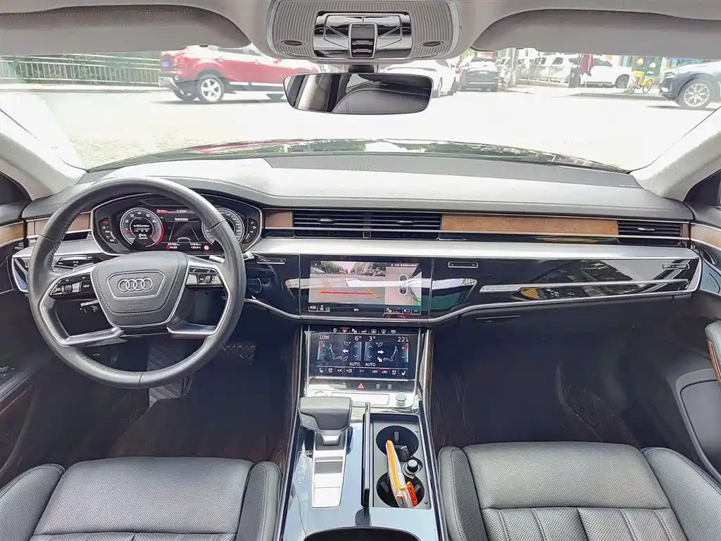 Audi A8 2019 — фото 10
