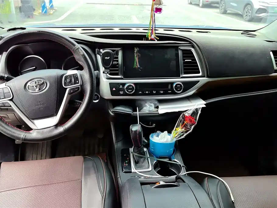 Toyota Highlander 2020 — фото 12
