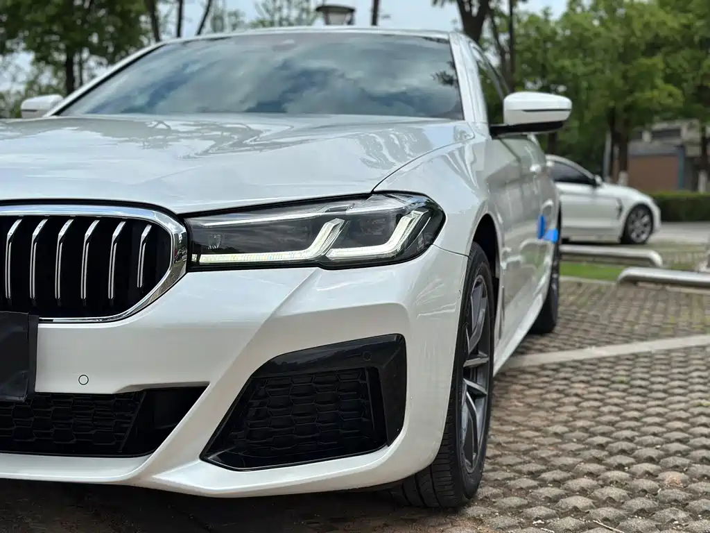 BMW 5 Series 2022 — фото 15