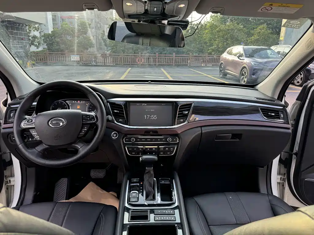 GAC Trumpchi GS8 2019 — фото 15