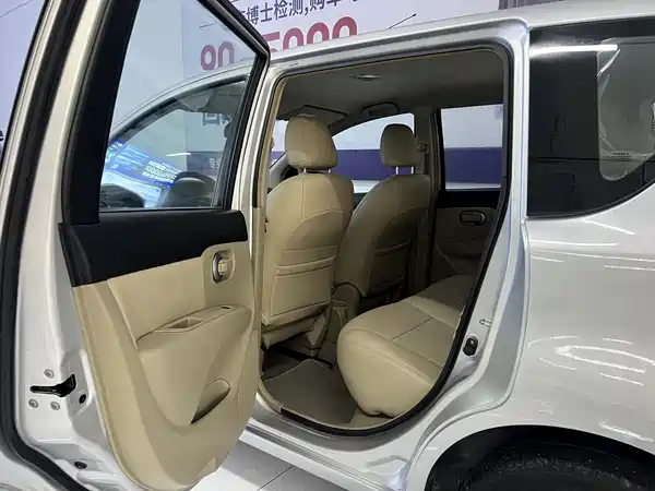 Nissan Livina 2013