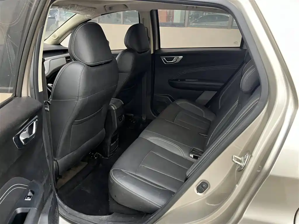 Geely Vision X3 2020 — фото 11