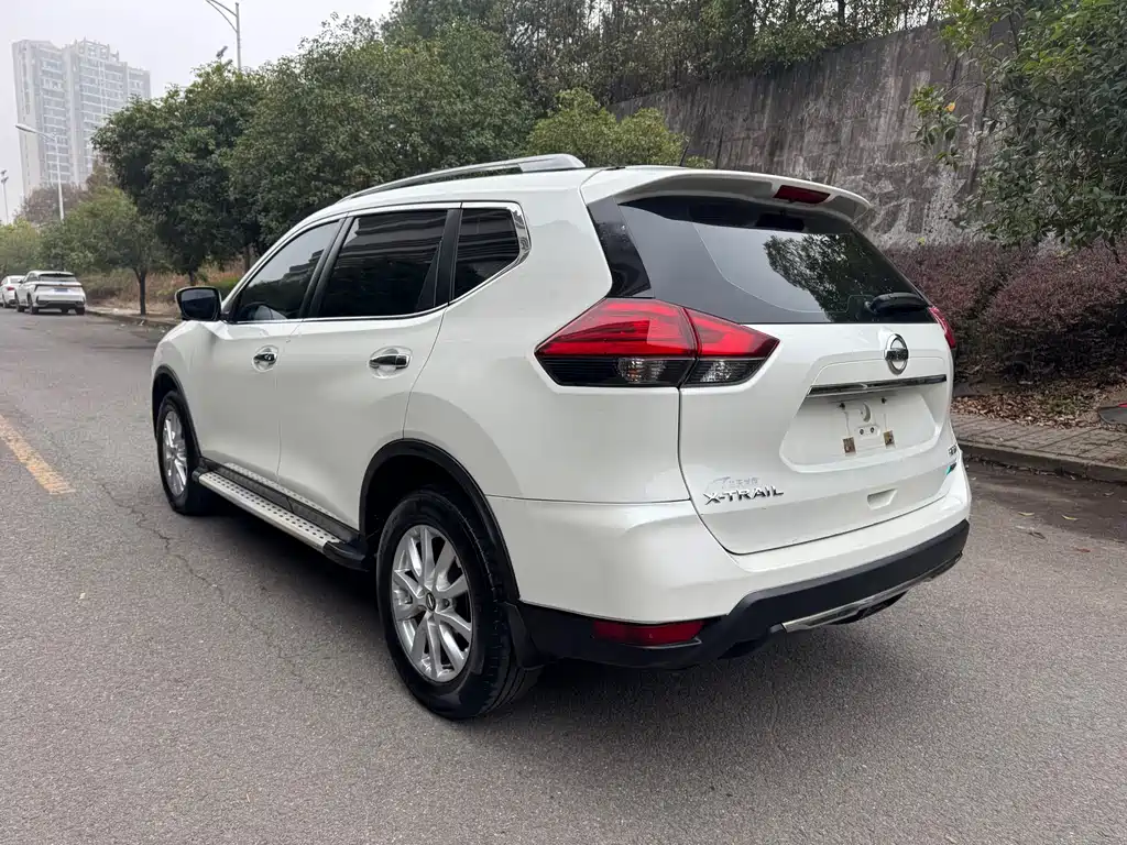 Nissan X-Trail 2018 — фото 9