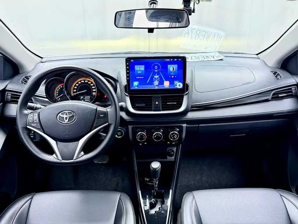 Toyota Yaris L 2022 — фото 9