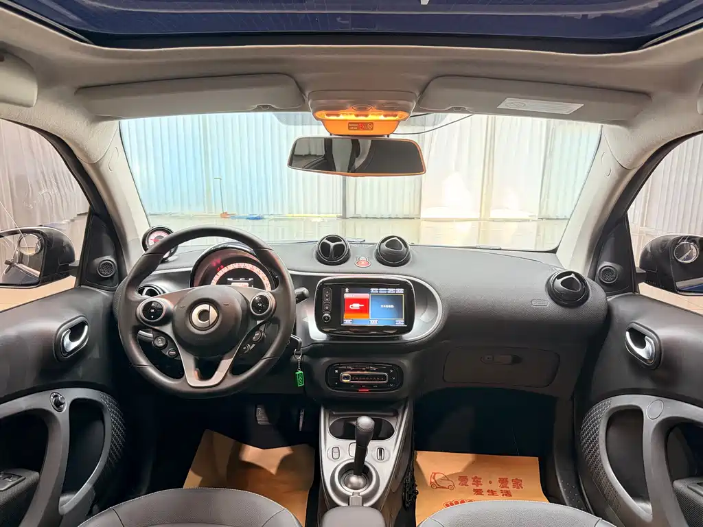 smart Fortwo 2017 — фото 11