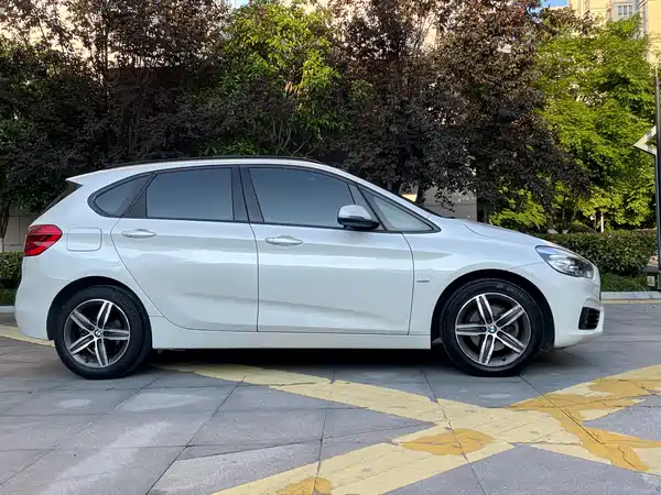 BMW 2 Series Station Wagon 2016