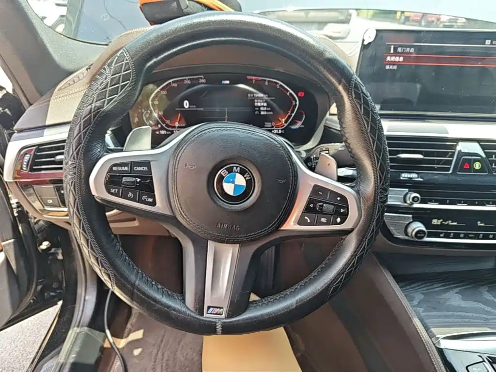 BMW 5 Series 2021 — фото 11