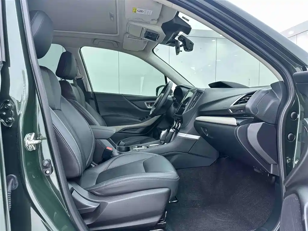 Subaru Forester 2022 — фото 22
