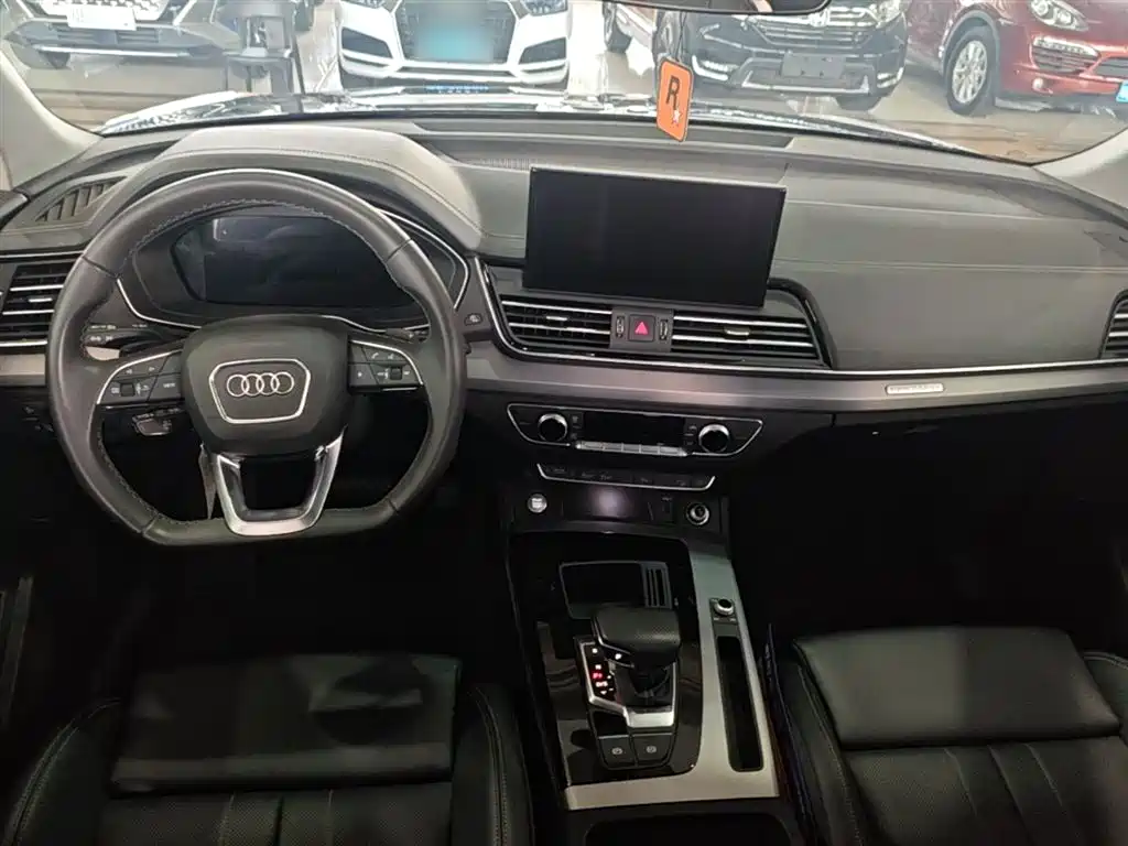 Audi Q5L 2024 — фото 10