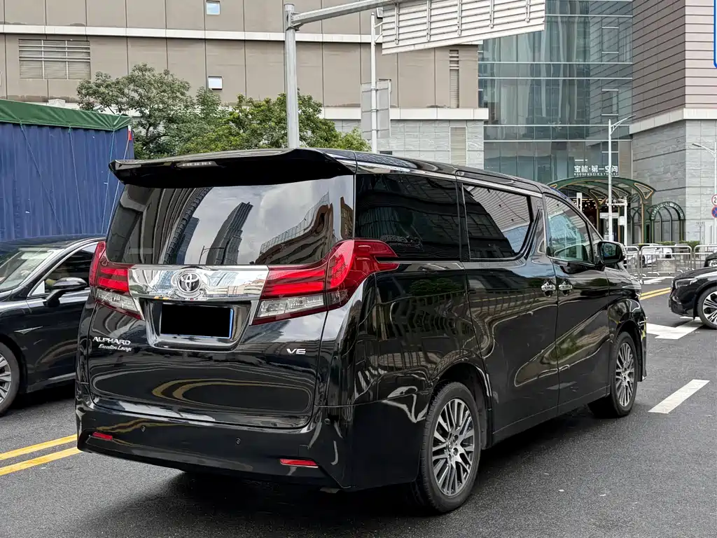 Toyota Alphard 2018 — фото 12