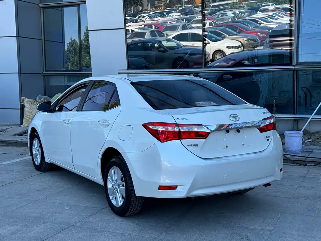 Toyota Corolla 2017 — фото 13