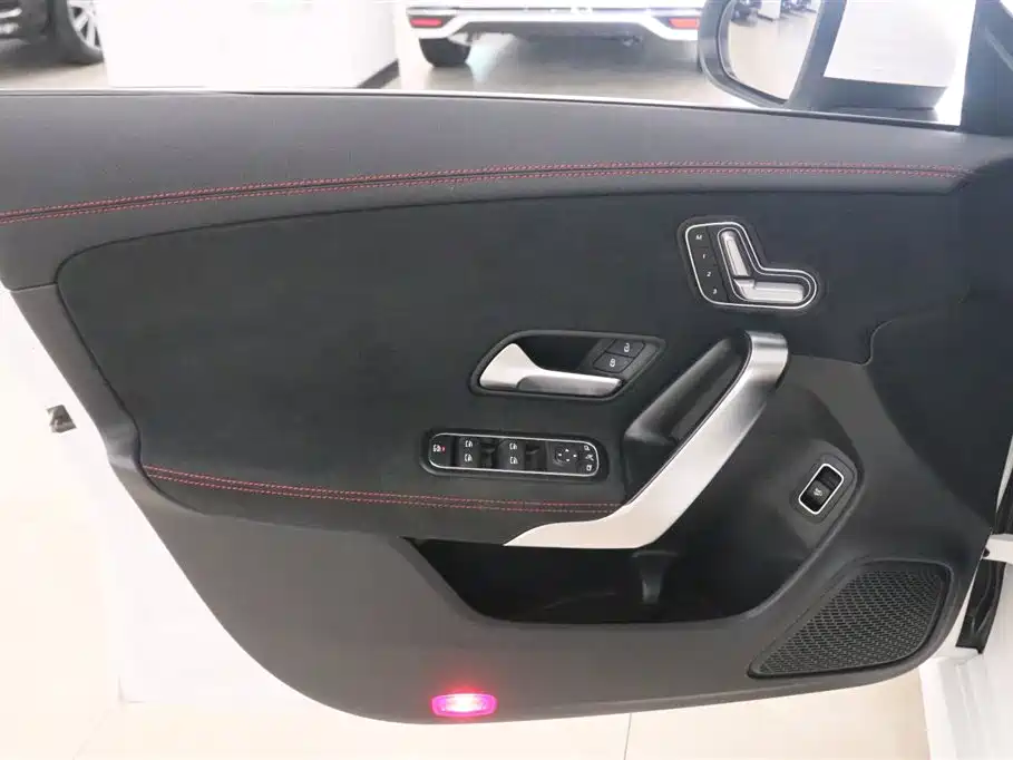 Mercedes-Benz CLA 2024 — фото 11