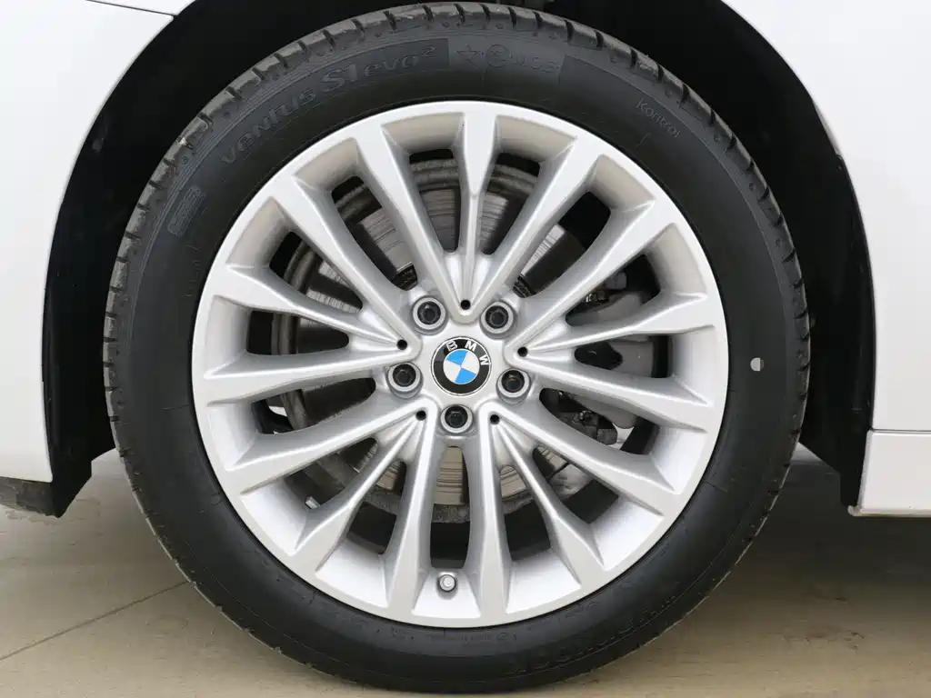 BMW 5 Series 2021 — фото 12