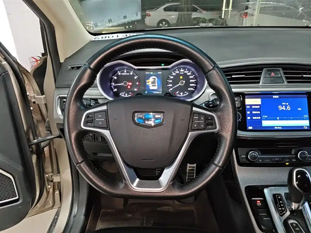 Geely Emgrand GS 2017 — фото 11