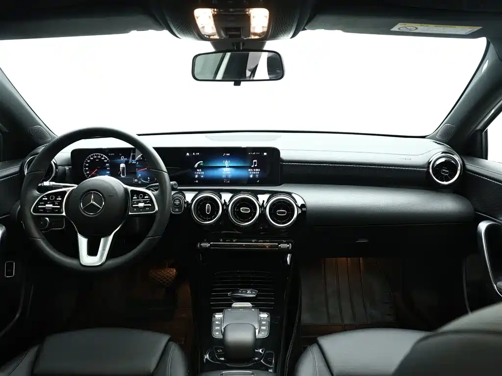 Mercedes-Benz A-Class 2021 — фото 15