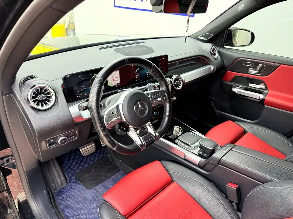 Mercedes-Benz GLB AMG 2022 — фото 11