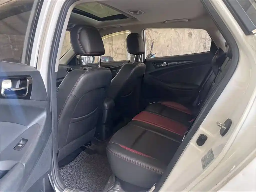 Changan Eado XT 2015