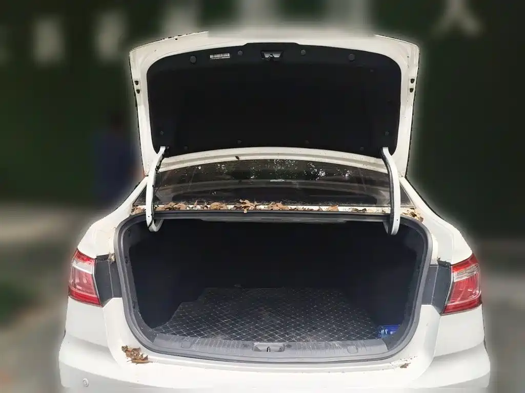 Changan Eado DT 2018 — фото 10