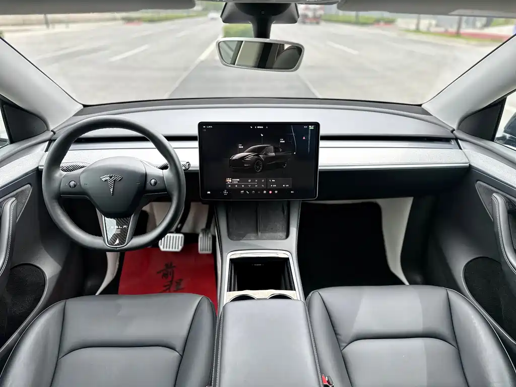 Tesla Model Y 2023 — фото 9