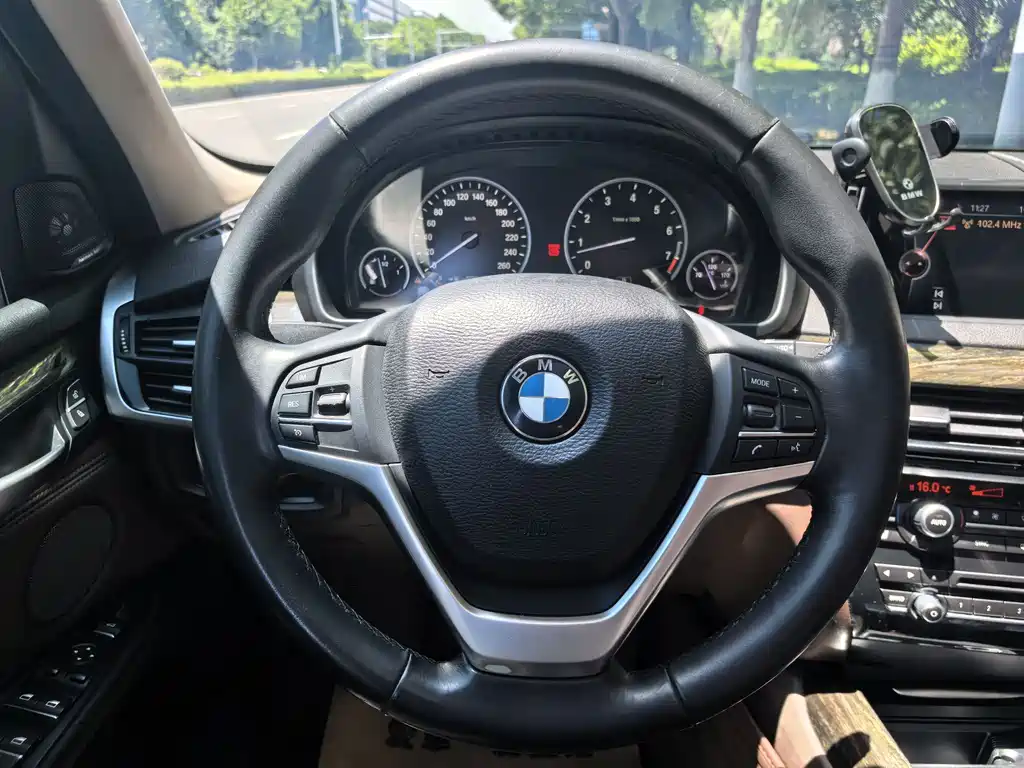 BMW X5 2015 — фото 9