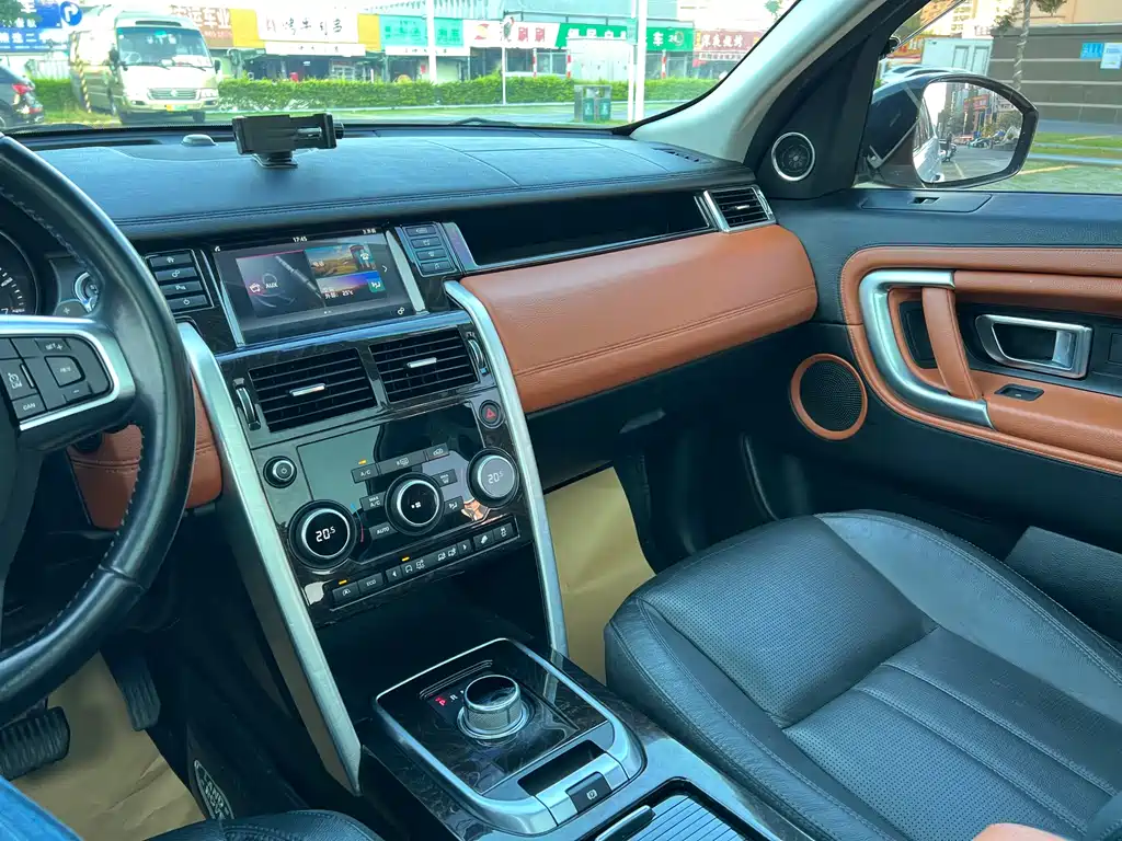 Land Rover Discovery Sport 2016 — фото 15