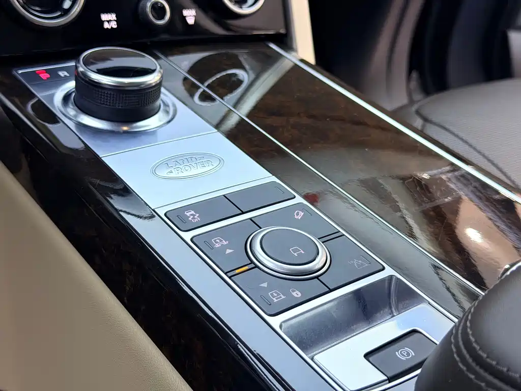 Land Rover Range Rover 2020 — фото 10