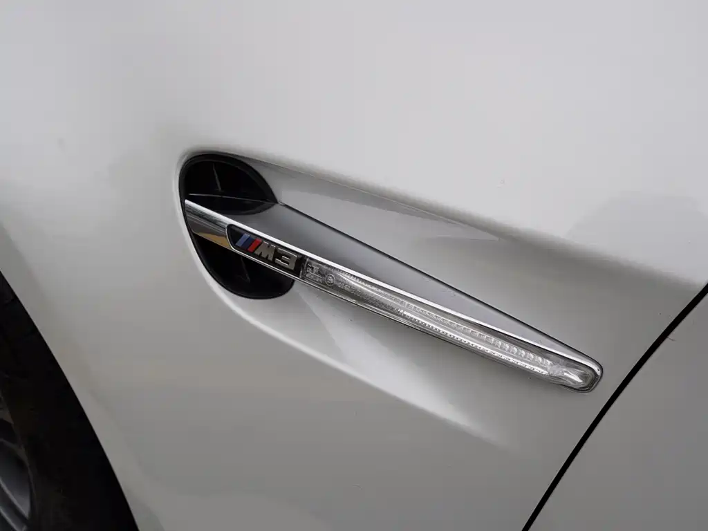 BMW M3 2011 — фото 22