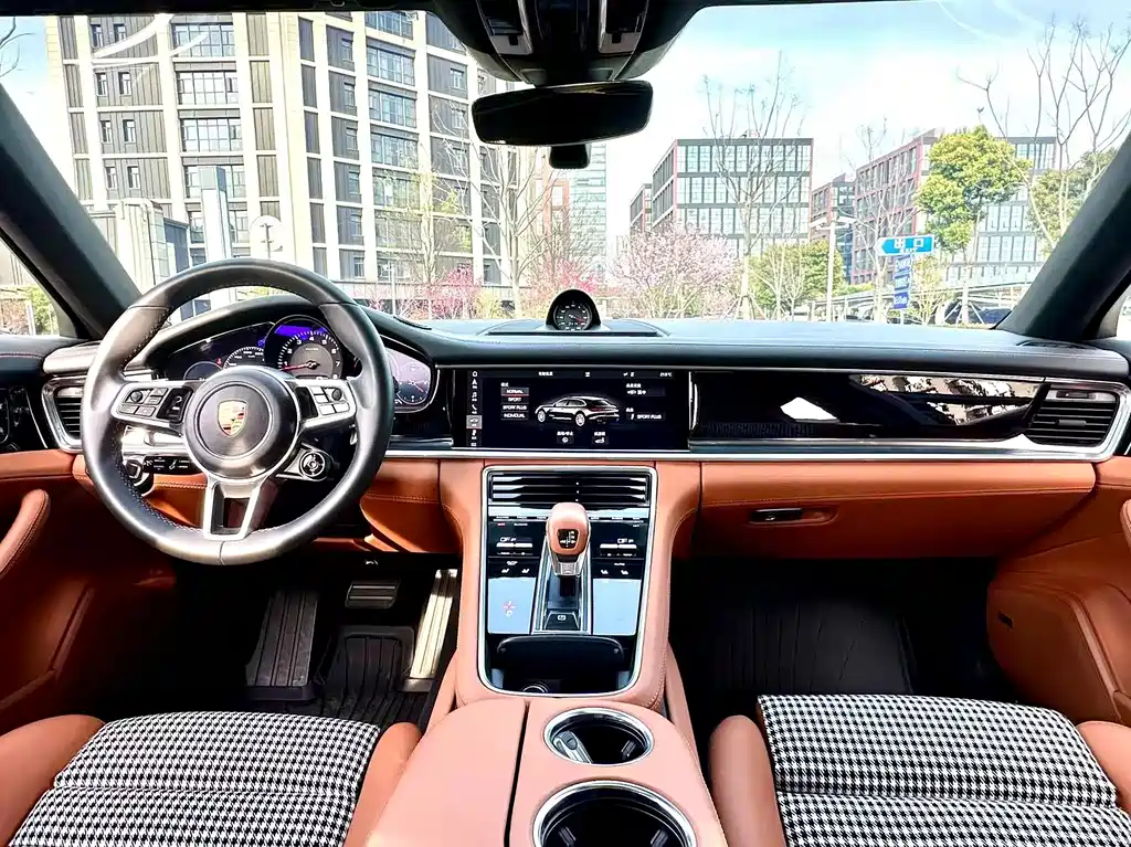 Porsche Panamera 2018 — фото 7
