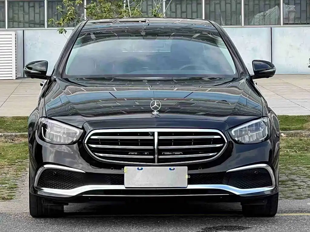 Mercedes-Benz E-Class 2024 — фото 2