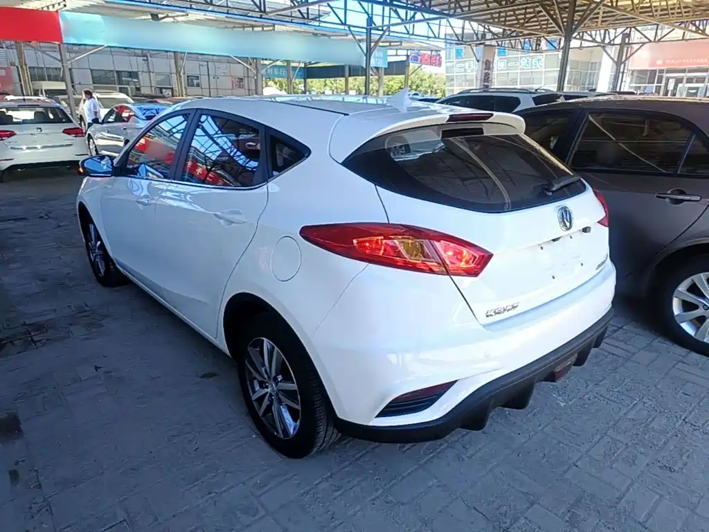 Changan Eado XT 2016 — фото 5