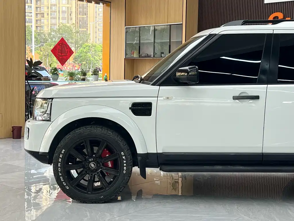 Land Rover Discovery 2013 — фото 11