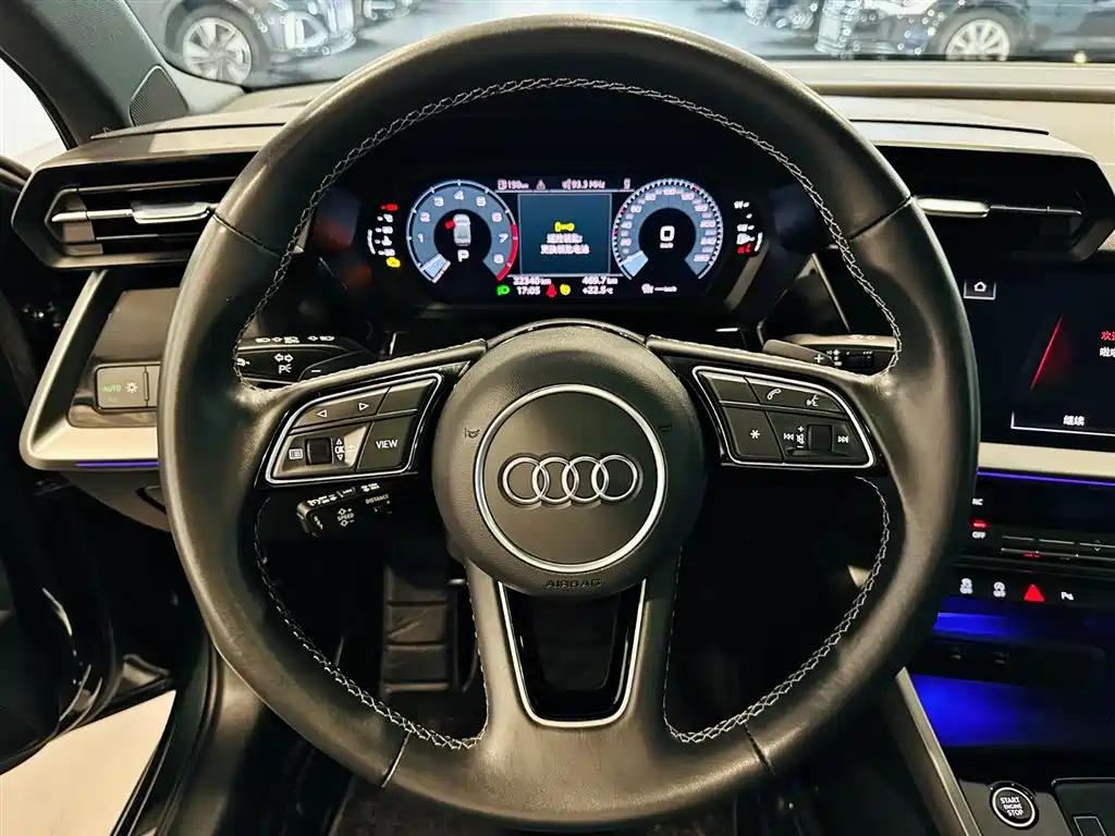 Audi A3 2024 — фото 11