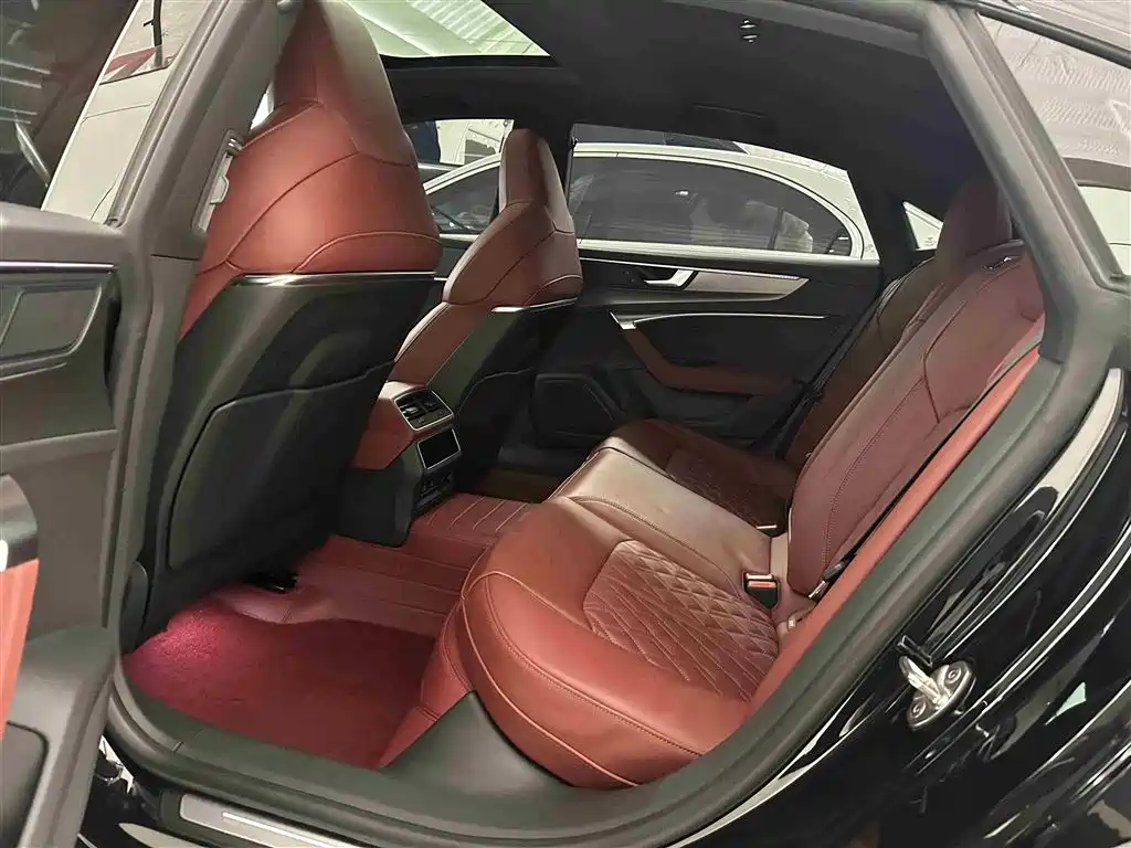 Audi A7L 2025 — фото 12