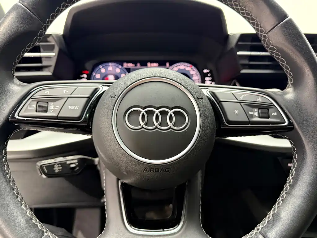 Audi A3 2023 — фото 10