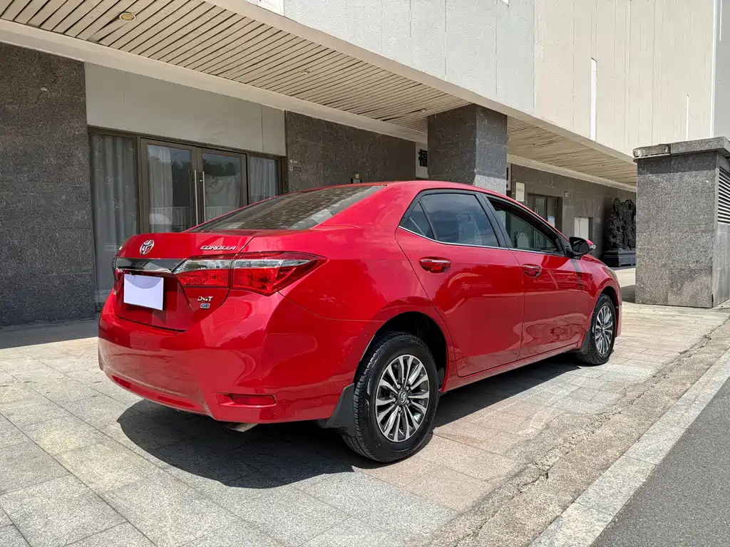 Toyota Corolla 2018 — фото 8