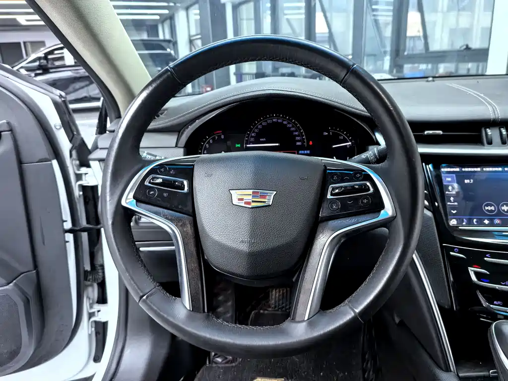 Cadillac XTS 2019 — фото 4