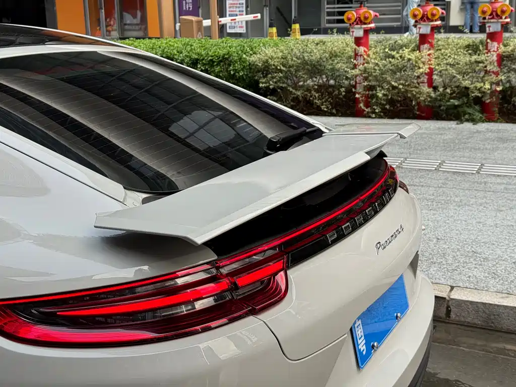Porsche Panamera 2019 — фото 22