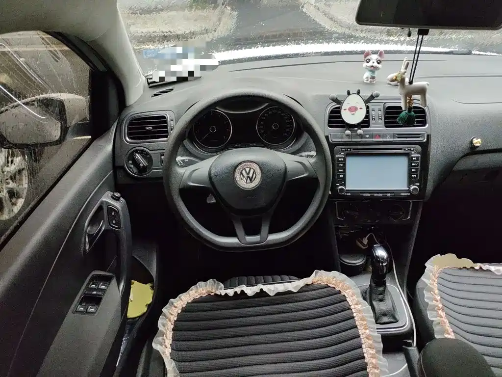 Volkswagen Polo 2015