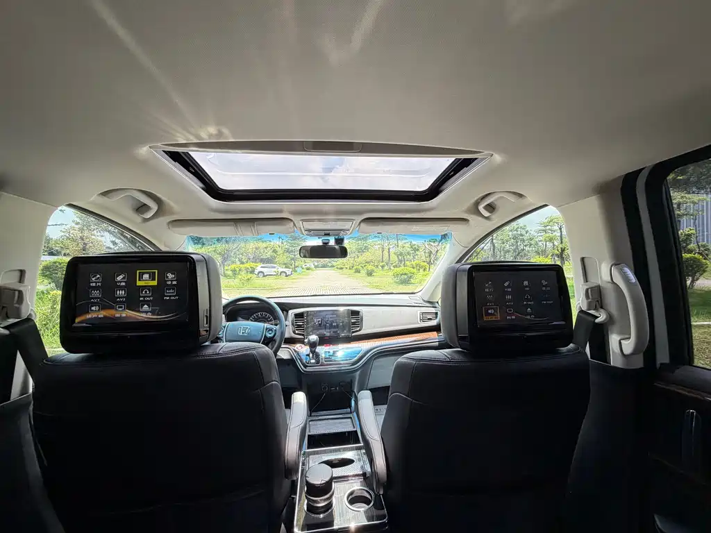 Honda Odyssey 2016 — фото 16