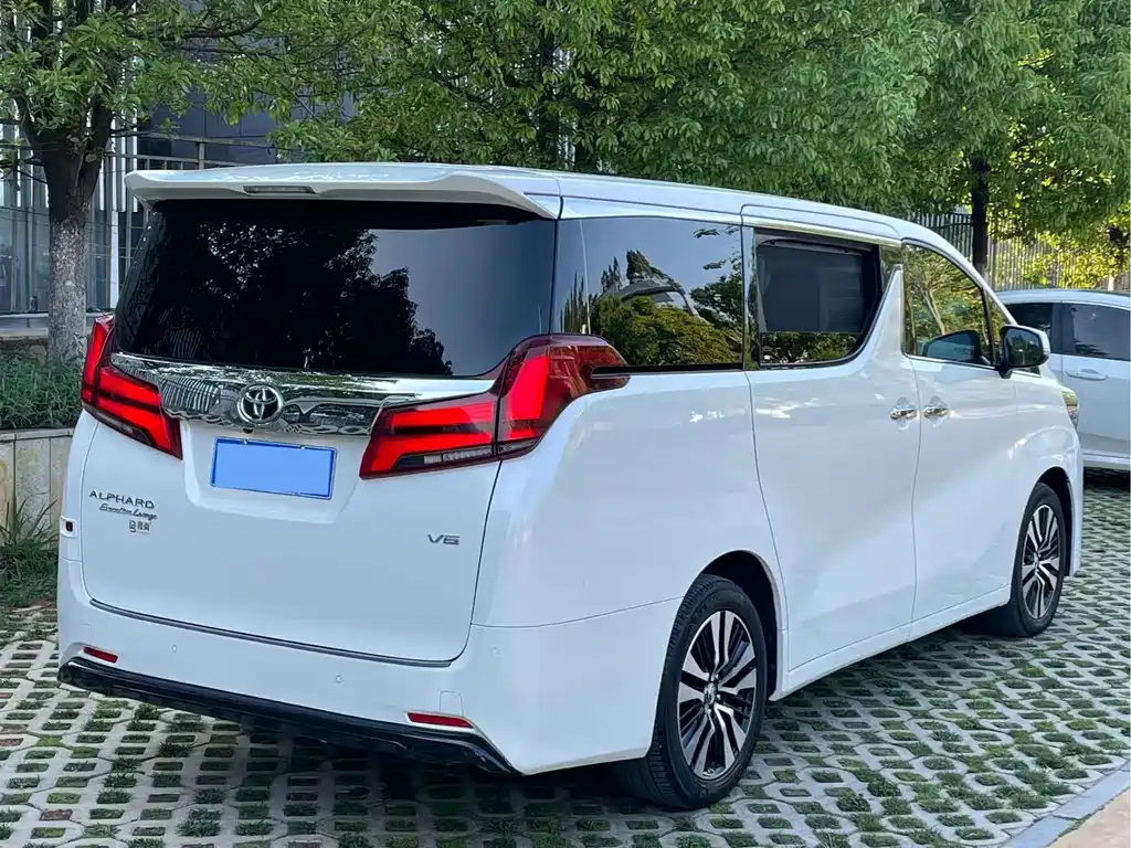 Toyota Alphard 2018 — фото 4