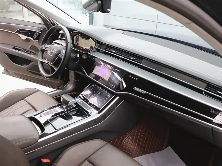 Audi A8 2018 — фото 22