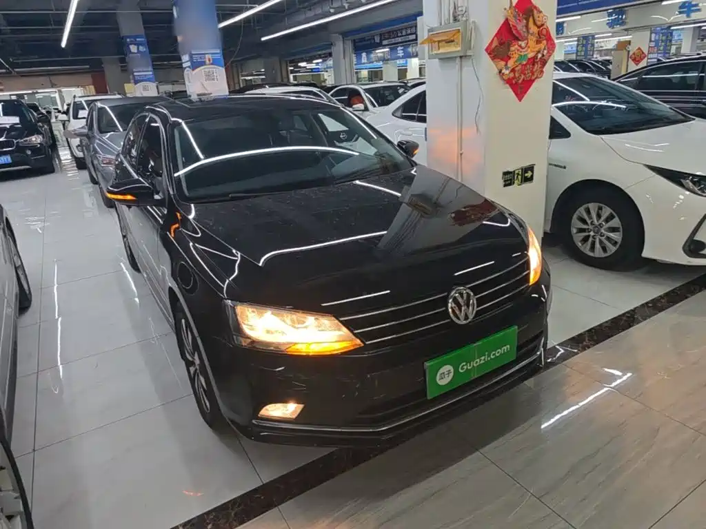 Volkswagen Sagitar 2018