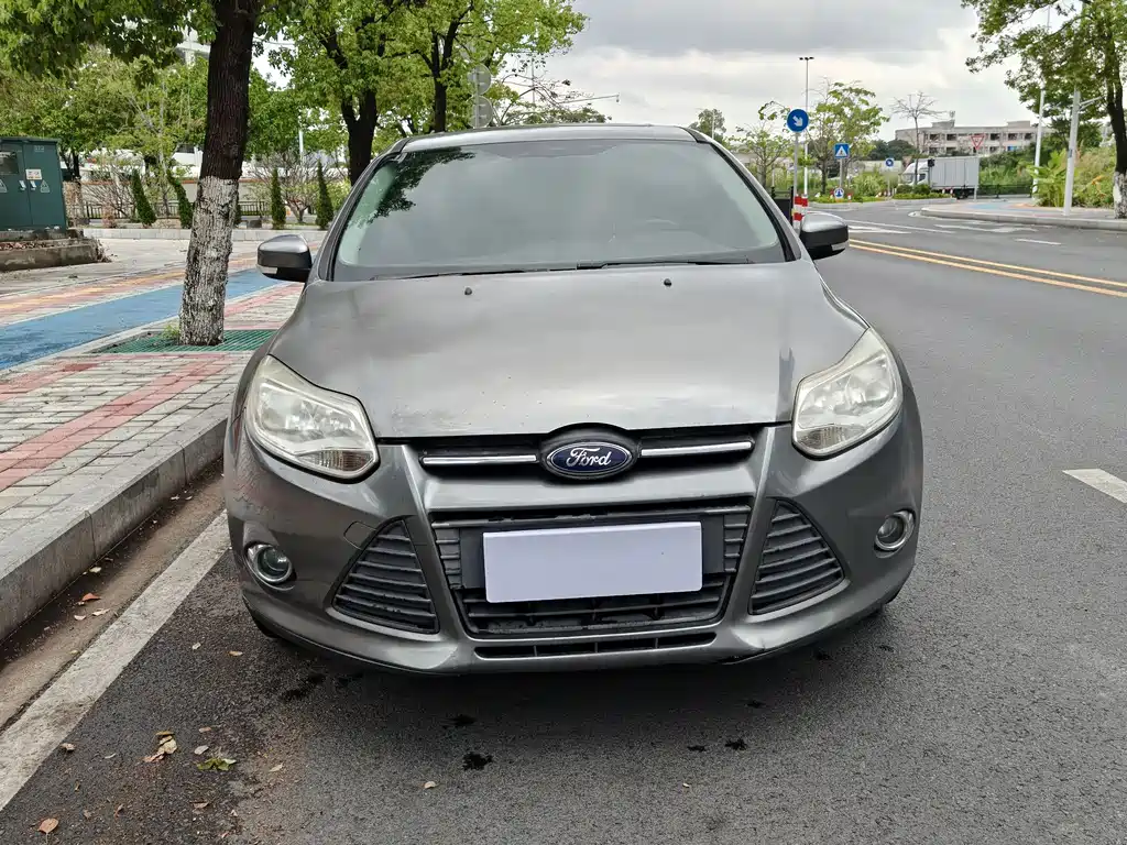 Ford Focus 2014 — фото 2