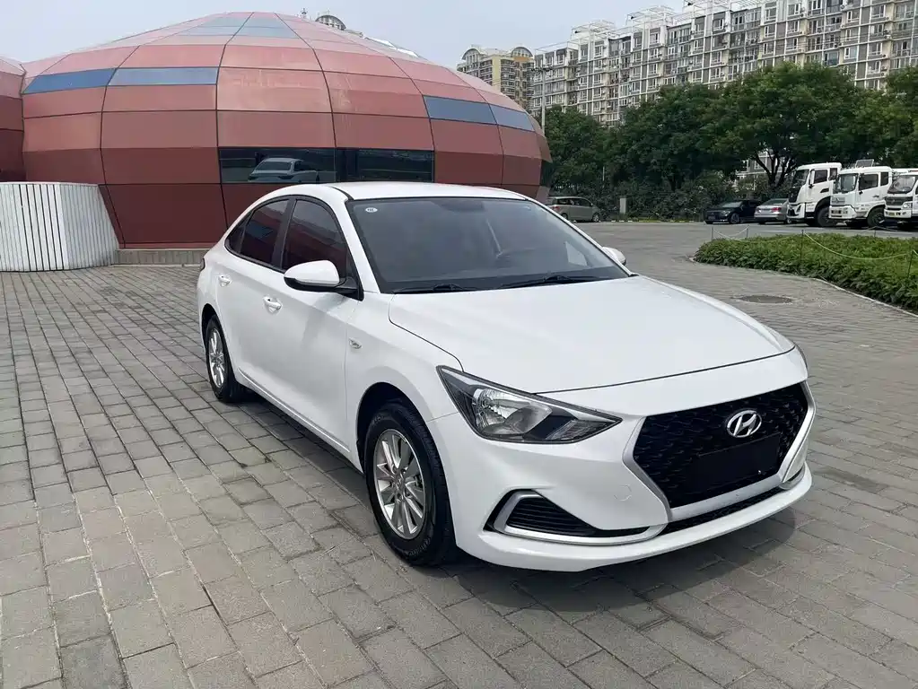 Hyundai Elantra 2021 — фото 3