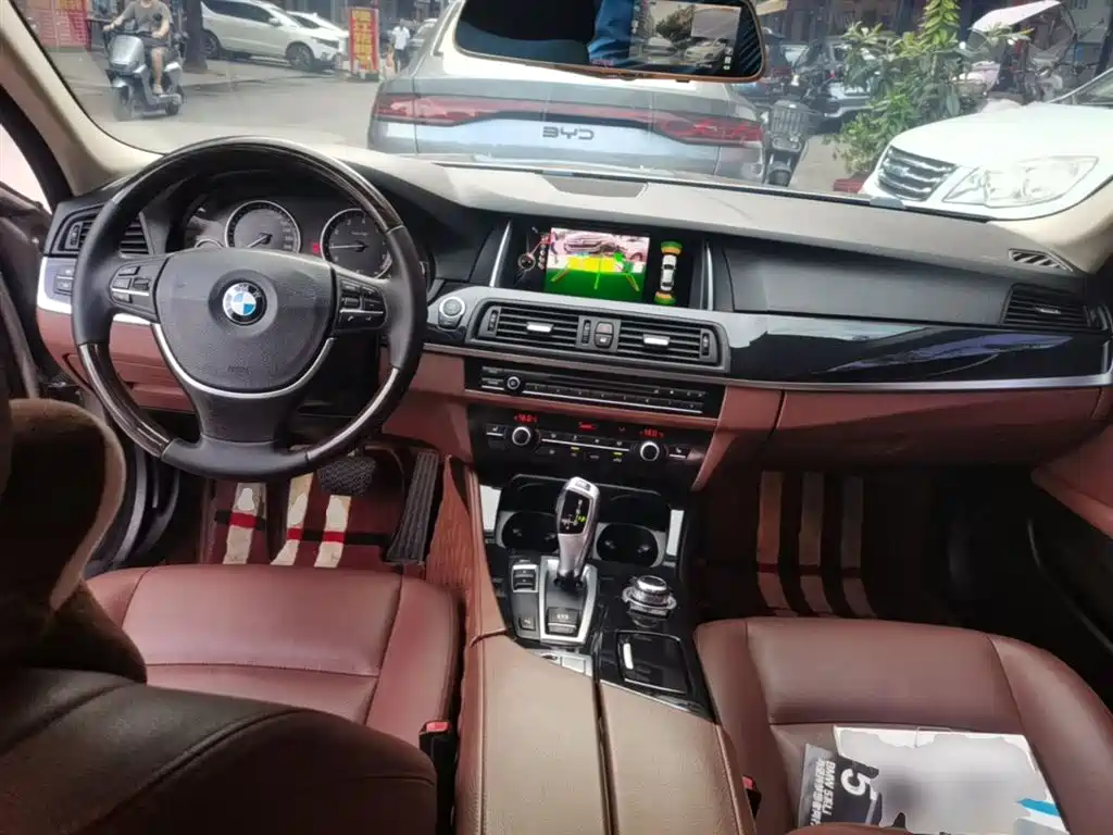 BMW 5 Series 2016 — фото 10
