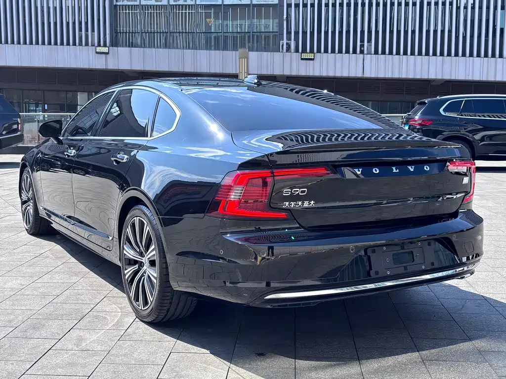 Volvo S90 PHEV 2023 — фото 3