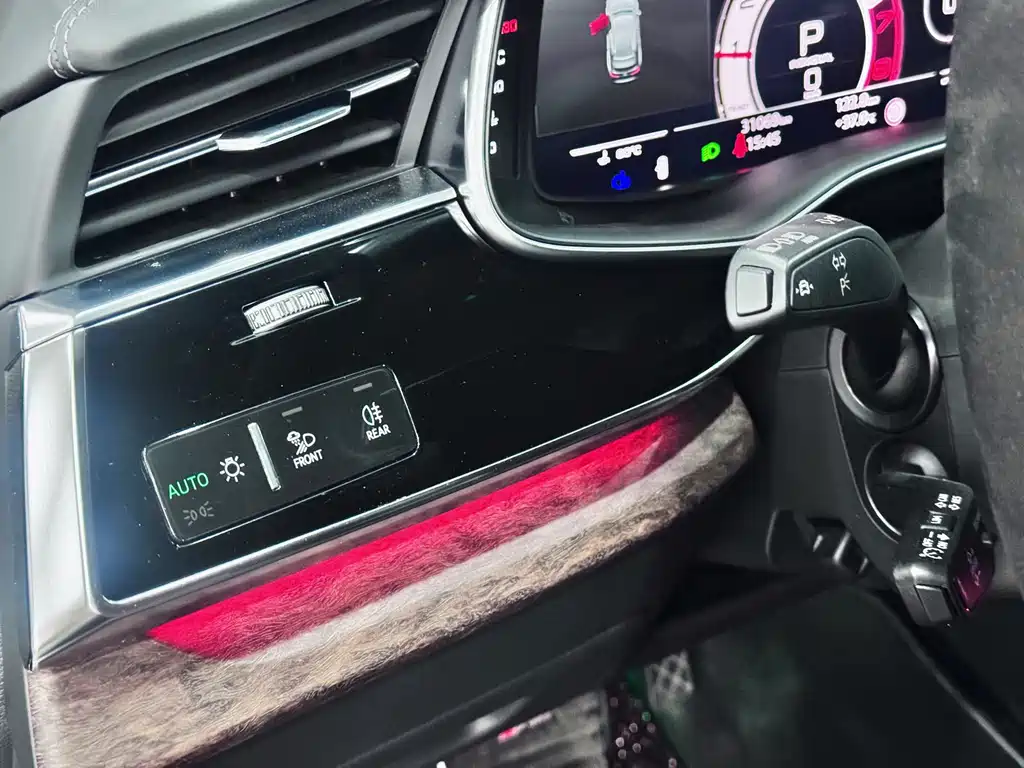 Audi Q7 2024 — фото 17