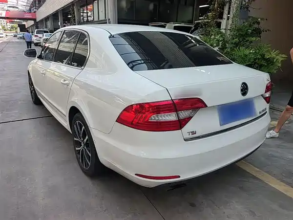 Skoda Superb 2013